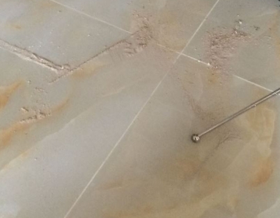 咸丰瓷砖空鼓维修公司分享粘合剂选择不当在瓷砖铺贴过程中可能导致以下问题