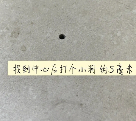 咸丰瓷砖空鼓维修公司专业解答在瓷砖铺贴过程中，如果砂料搅拌不均匀，将会带来以下问题